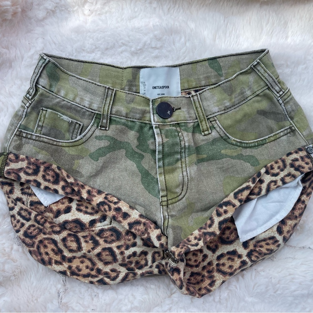 One Teaspoon BANDIT camo and leopard shorts